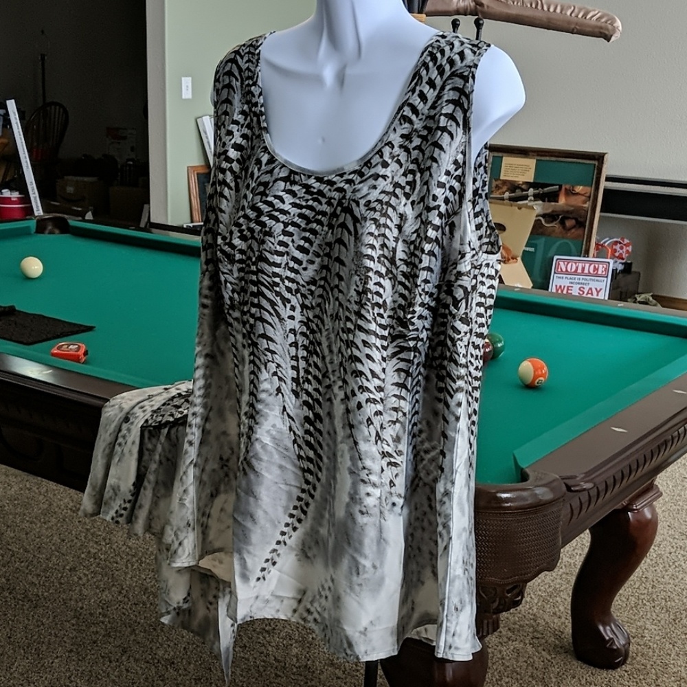Light as a feather tank and shirt. - Picture 3 of 4